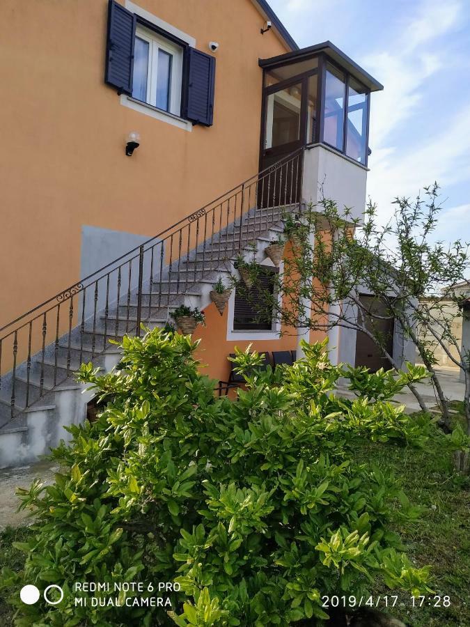 Apartment Dorina Buje Kültér fotó